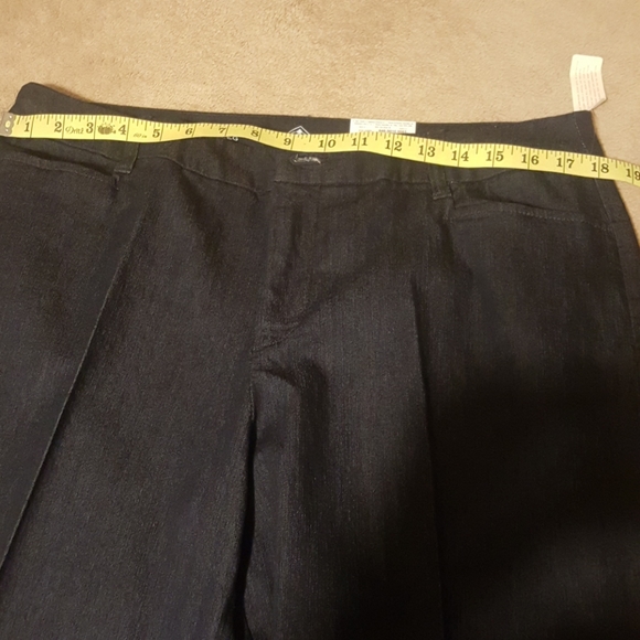 St John Bay Straight Leg Mid-Rise Jeans - Picture 5 of 5